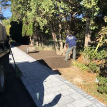 Four Seasons Landscaping Hardscape Walkway