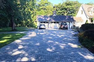 Four Seasons Landscapting - Hardscape Design on a driveway