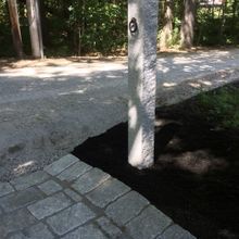 Four Seasons Landscaping - hardscape end of driveway